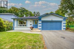 19 PENWICK CRESCENT  Richmond Hill, ON L4C 5B3