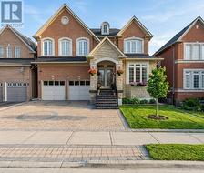 4 CASTLE MOUNTAIN DRIVE  Brampton, ON L6R 2Y1