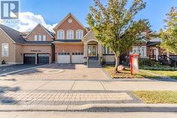 4 CASTLE MOUNTAIN DRIVE  Brampton, ON L6R 2Y1