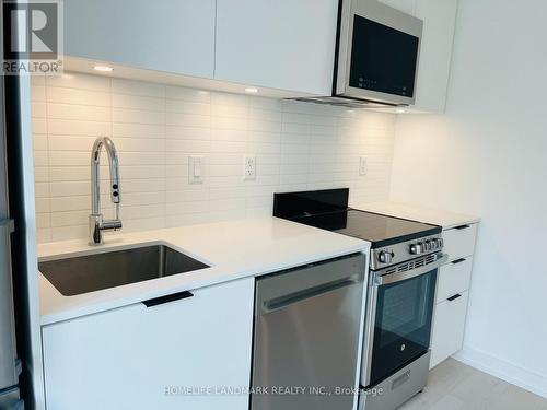 2 FLOOR - 1 VINE AVENUE , Toronto, Ontario M6P 0C8 3