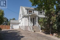 6 REDBERRY PARKWAY Toronto, ON M6L 2J5