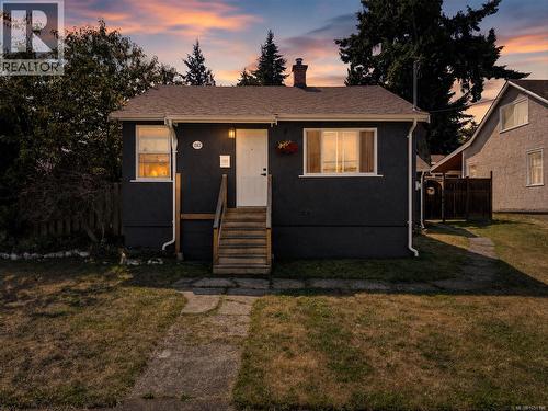 1143 Lockley Rd  Esquimalt, BC V9A 4S5