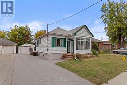 528 BRIOUX AVENUE  Peterborough (Otonabee Ward 1), ON K9J 4G7