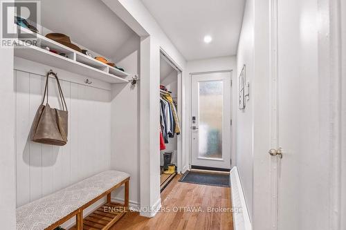 Mudroom/Side Entrance - 694 Island Park Drive, Ottawa, ON 