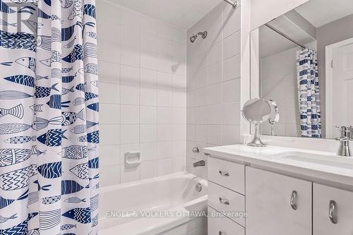 Main Bath - 694 Island Park Drive, Ottawa, ON 