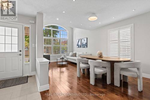 2349 FALKLAND CRESCENT  Oakville, ON L6M 4Y1