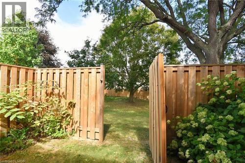 18 Claudette Gate, Hamilton, ON 