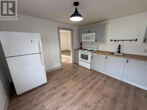 UPPER - 23 SECOND STREET , New Tecumseth, Ontario L0G 1A0 4