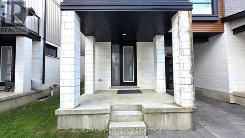 923 GEORGETOWN DRIVE , London North (North M), Ontario N6H 0J7 4
