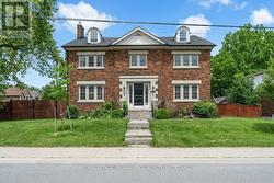609 EARL STREET Kingston (Central City East), ON K7L 2K6