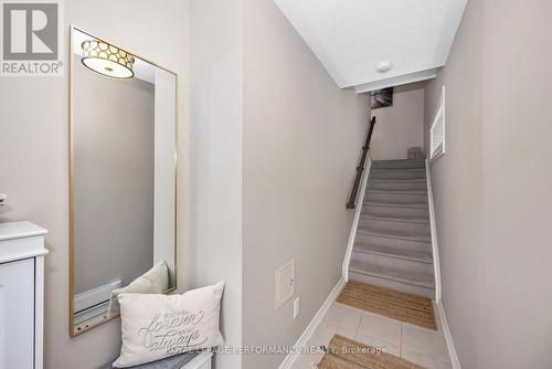 547 OZAWA PRIVATE , Ottawa, Ontario K1K 4Z8 4