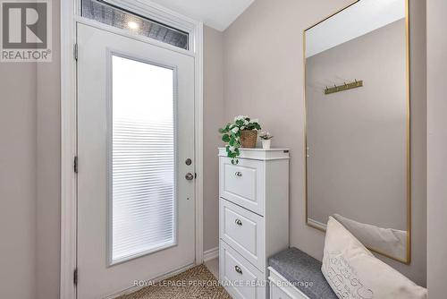 547 OZAWA PRIVATE , Ottawa, Ontario K1K 4Z8 5