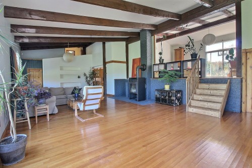 Salon - 661 Ch. Bunker, Magog, QC 