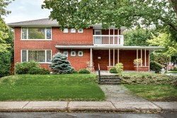 60 Ch. Normandy  Mont-Royal, QC H3R 3H8