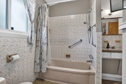 Salle de bains attenante à la CCP - 