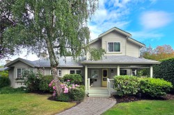 3935 SCOLTON Rd  Saanich, BC V8N 4E1