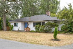 3830 Palo Alto St  Saanich, BC V8P 4S3