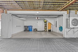 Garage - 