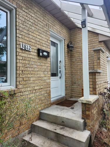 3812 Rue Lévesque , Longueuil (Saint-Hubert), QC J3Y 8G6 2