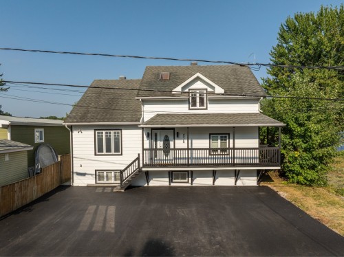 228 Rue Donat — photo 3