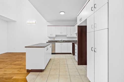 6242 Rue D'Iberville , Montréal (Rosemont/La Petite-Patrie), QC H2G 2C4 5