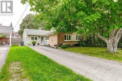 27 SORA DRIVE Mississauga, ON L5M 1B3