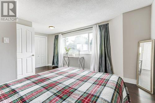 Large Window. - 1770 Hyde Mill Crescent, Mississauga, ON 