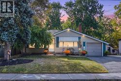 36 POTTRUFF Road Hamilton, ON L8H 2M1