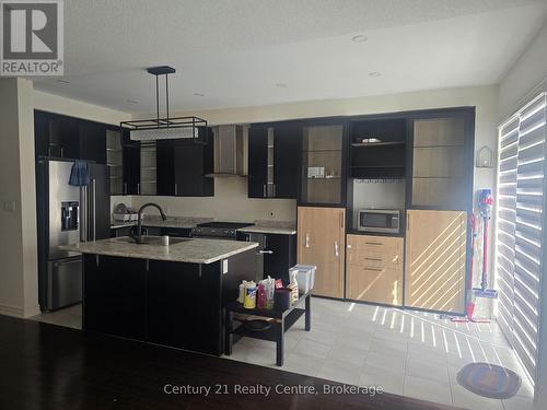 204 FRUITVALE CIRCLE , Brampton, Ontario L7A 5C4 3