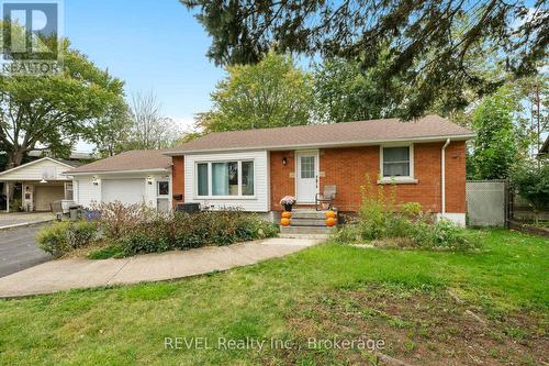 UPPER UNIT - 8327 PARKWAY DRIVE , Niagara Falls (Chippawa), Ontario L2G 6W8 2