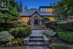 51 KING GEORGES ROAD Toronto, ON M8X 1L4