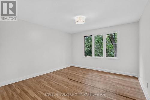 35 Bedford Crescent, Ottawa, ON 
