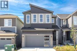 47 Carringvue Passage NW  Calgary, AB T3P 2G4