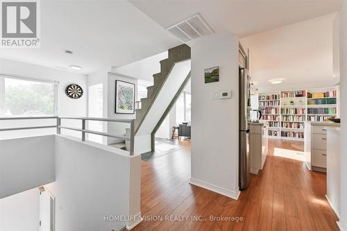 3RD FLR - 400 SUMMERHILL AVENUE , Toronto, Ontario M4W 2E4 5