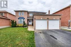 61 FOREST HTS STREET Whitby, ON L1R 1T8