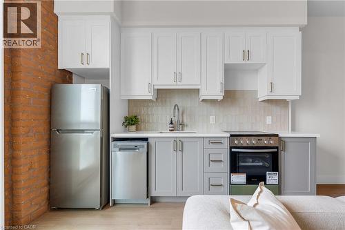 56 YORK Boulevard Unit# 304 , Hamilton, Ontario L8R 2M9 3