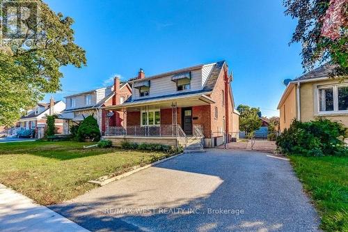 9 CULNAN AVENUE , Toronto, Ontario M8Z 5A9 2