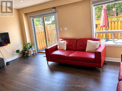 5 - 5 FOSTER CRESCENT , Brampton, Ontario L6V 3M7 3