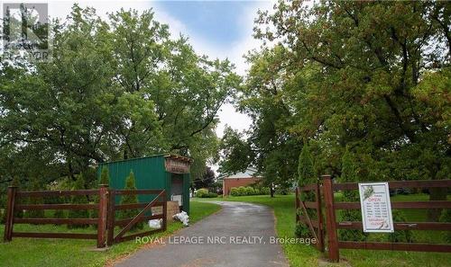 4823 THIRTY ROAD N , Lincoln (Beamsville), Ontario L3J 1W2 5