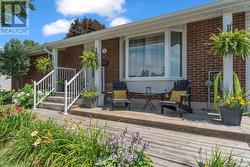 11 CHESTERFIELD DRIVE  Loyalist (Amherstview), ON K7N 1M3