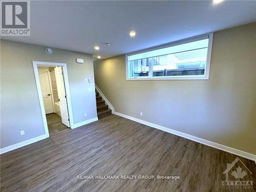 B - 316 MONA AVENUE , Ottawa, Ontario K1L 7A2 3