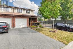 215 - 215 BARONWOOD COURT  Brampton, ON L6V 3H9