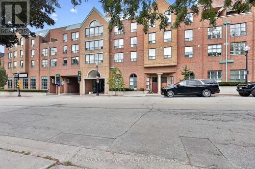 211 - 221 ROBINSON STREET  Oakville, ON L6J 7N9