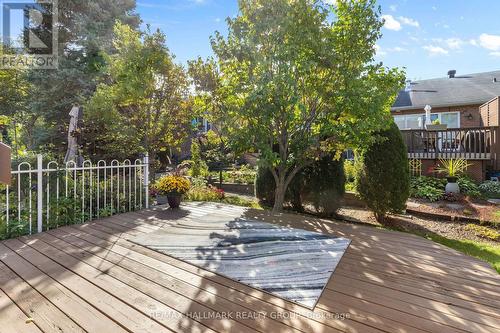 17 Quinterra Court, Ottawa, ON 