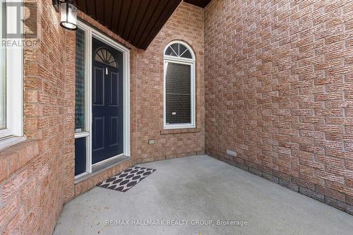 17 Quinterra Court, Ottawa, ON 