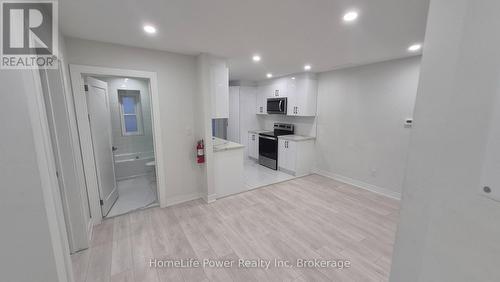 2U - 35 WELLINGTON STREET , Brantford, Ontario N3P 1S8 2