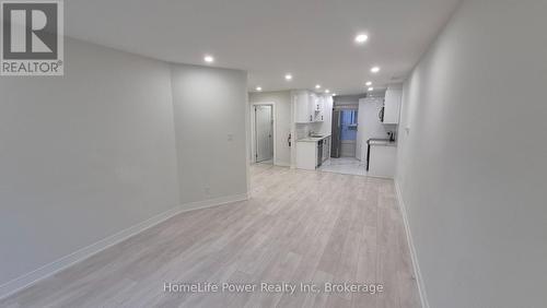 2U - 35 WELLINGTON STREET , Brantford, Ontario N3P 1S8 4