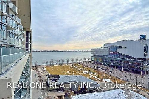 740 - 15 MERCHANTS' WHARF , Toronto, Ontario M5A 0N8 3