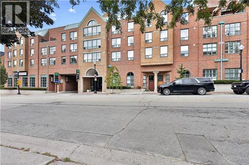 221 ROBINSON Street Unit# 211  Oakville, ON L6J 7N9