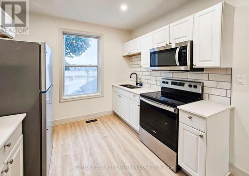 APT 2 - 859 DUNDAS STREET , London East (East L), Ontario N5W 2Z8 5